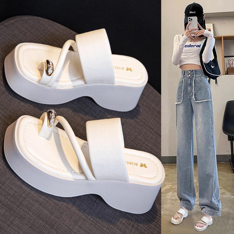 Thick-soled Slippers Women's Summer Outer Wear Advanced Sense 2025 New High-heeled Cool Slippers Fashion Heightening Beach Flip-flops