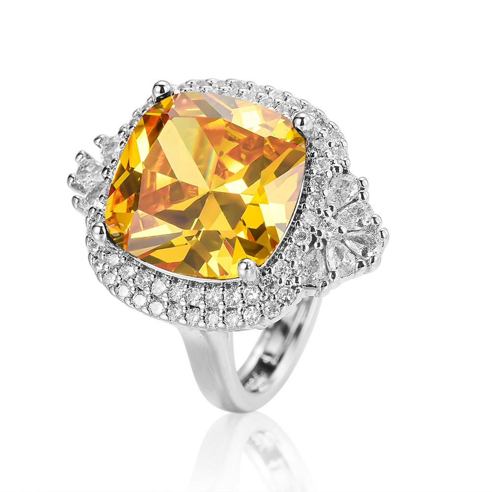 Design Court Style Colored Treasure Ring Temperament Ring Luxurious and Exquisite