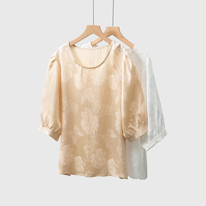 

Silk Crepe Jacquard Round Neck Blouse with Three-Quarter Sleeves (2024) XL