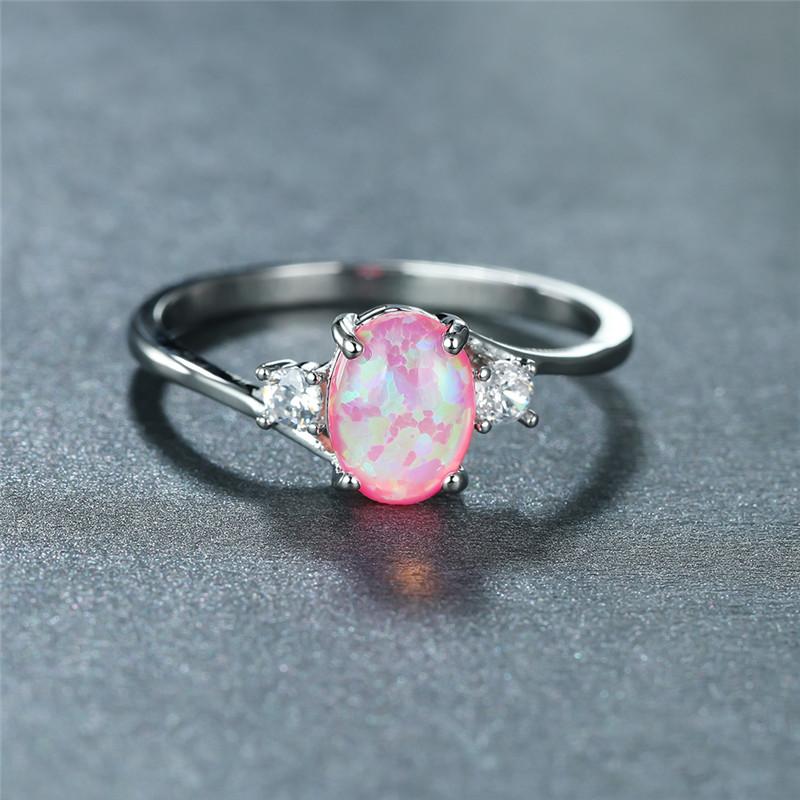 Niedliche weibliche geometrische weiße rosa Feueropal-Ring mit kleinem ovalen Stein, modische Farbe, Hochzeitsschmuck für Frauen