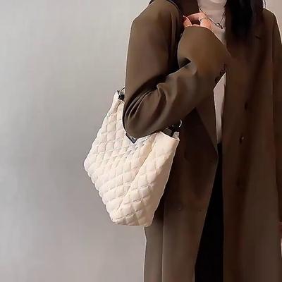 Damen Schultertasche mit großem Fassungsvermögen Gesteppte Tragetasche Mode Allround-Pendeltasche CLE