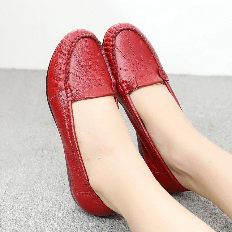New Spring and Autumn Shoes Comfortable and Non-slip Women's Single Shoes Women's Soft-soled Doudou Shoes Red Flat Leather Shoes