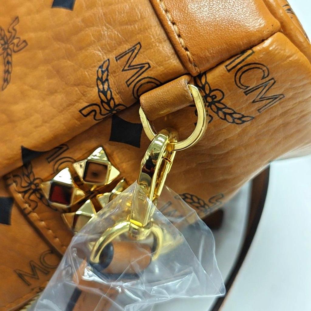 [Pre-Owned] Classic Allover Logo Studded Three-In-One Coated Canvas Shoulder Crossbody Backpack - Very Good #1IQOZOA