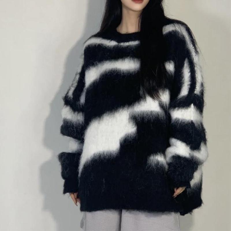 

Полосатый свитер женский свободный утолщенный вязаный топ средней длины с круглым вырезом One size чёрный