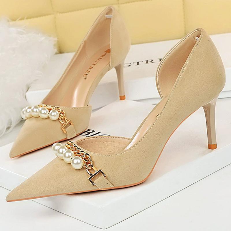 

Women 7 cm 11 cm heels Sharp pointed pearl metal chain Women Pumps Stilettos suede High Heels Large size 43 Sexy Kitten heels 34