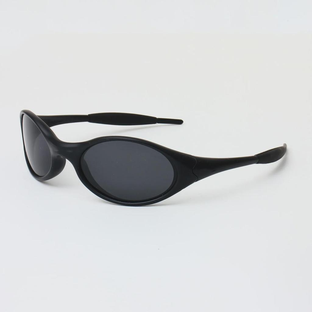 "Retro Oval Sunglasses for Outdoor Sports and Travel - Unisex Design"