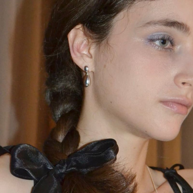 nuavo Classy drop earring