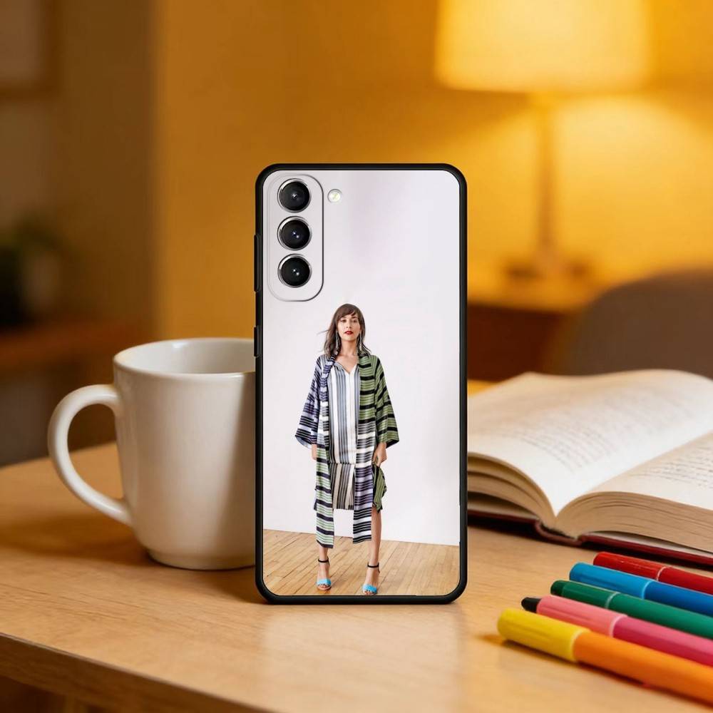 Beauty R-Rashida J-Jones Phone Case For Samsung S25,24,23,22,30,21,10,9,Ultra,Plus,Lite,FE,4,5 G Soft Black Case