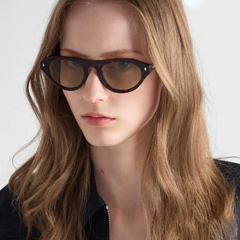 Fashion P's new retro cat's eye women's sunglasses, sunscreen rice nail sunglasses, European and American big-name oval men's sunglasses