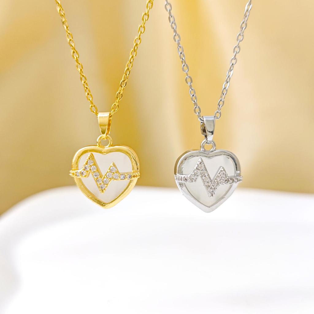 Cat's Eye Heart Necklace: Elegant Light Luxury Versatile Heartbeat Frequency Chain Jewelry Gift for Women