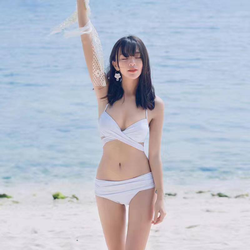 Korean-Style Sexy Slimming Three-Piece Bikini Swimsuit for Women