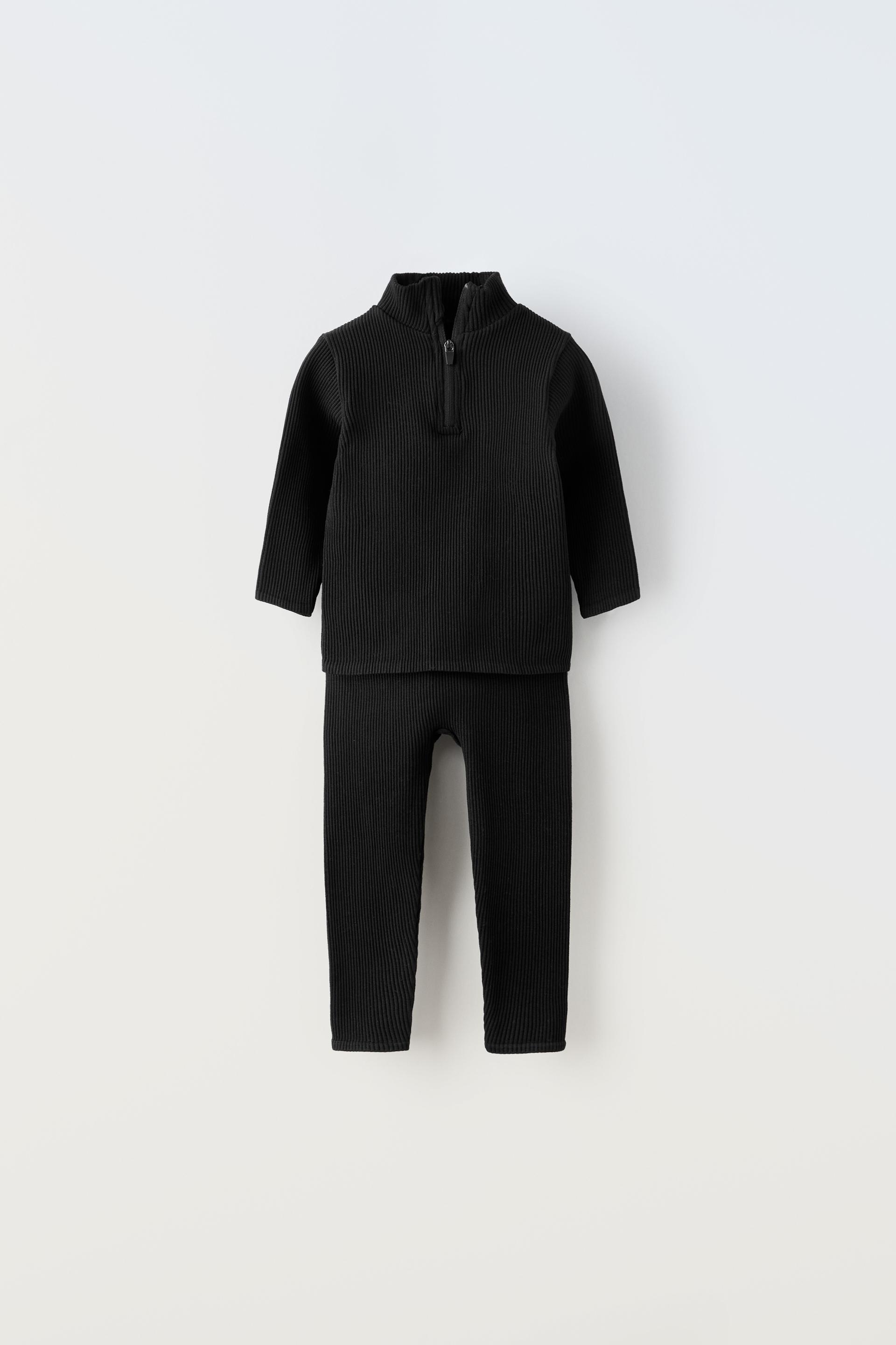 

БЕСШОВНАЯ ФУТБОЛКА И ЛЕГИНСЫ КООРД