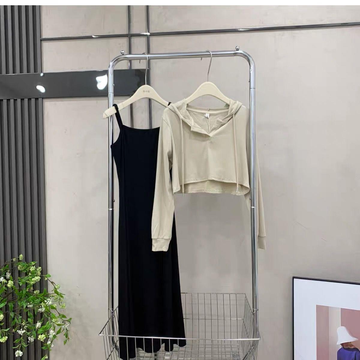 

Korean Style Casual Two-Piece: Hooded Short Top & Camisole Dress for Spring/Autumn S (Recommended Up to 43 kg)