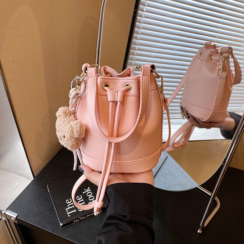 Today's Popular Niche Bags, New Women's Bags, Fashionable Versatile Messenger Bags, Commuter Hand Bucket Bags