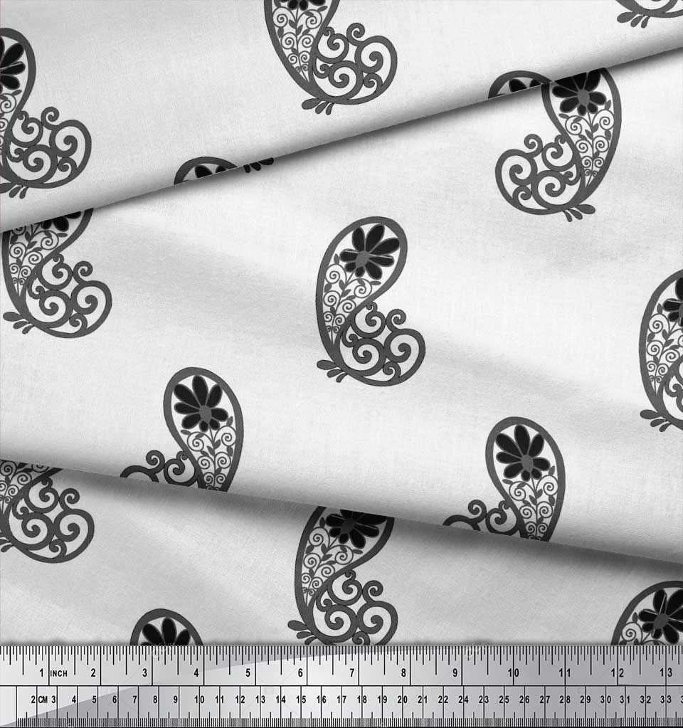 Soimoi Černá japonská krepová saténová tkanina Floral & Paisley Print Fabric v metrech 42 palců