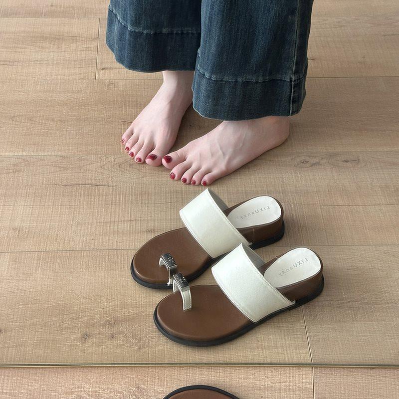 Vintage new monsoon fairy one-word slippers 2025 beach sandals cover toe open-toe metal buckle French
