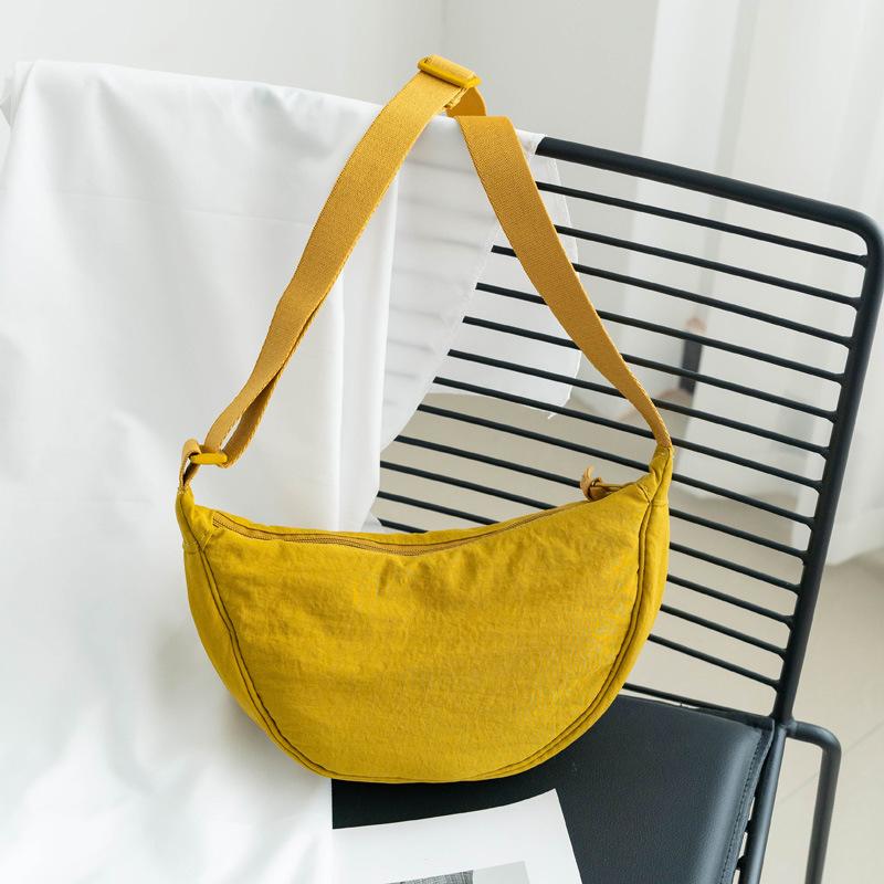Casual Minimalist Crescent Zipper Shoulder Bag, All-Match Versatile Handbag For Daily Use, Sports Bag