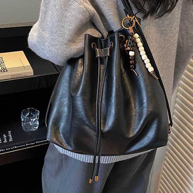 Retro Foreign Style Messenger Bag Bucket Bag Large Capacity Bag Women's 2025 Autumn New Trendy Fashion Simple Shoulder Bag