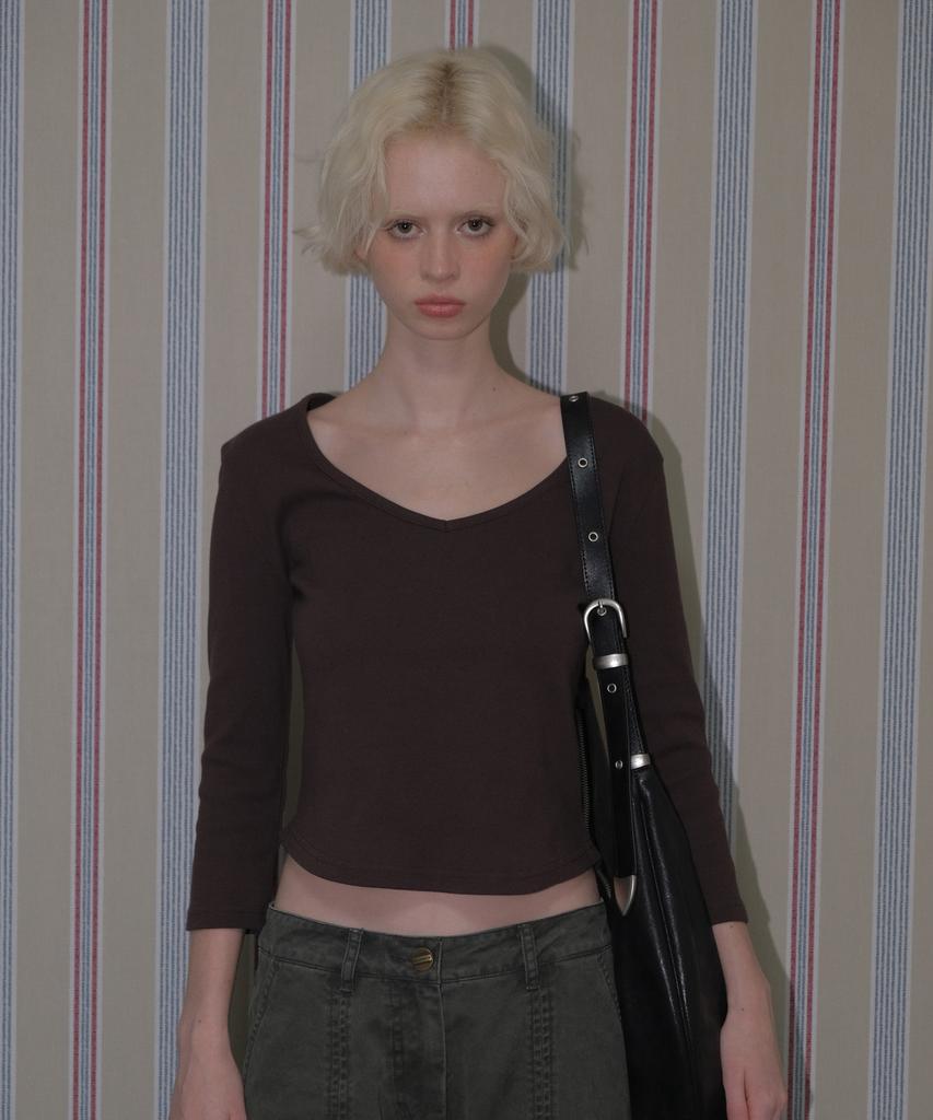 Kyuliti C 90S Line V-Neck T-Shirt_Brown