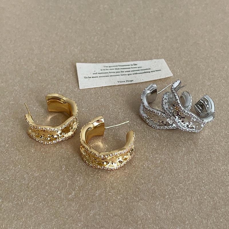 High-End C-Shaped Diamond Stud Earrings: Trendy, Luxurious, Versatile for Women