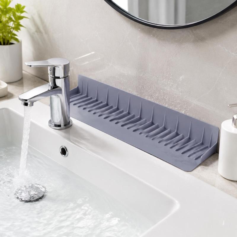 Scissor-Adjustable Sink Water Barrier for Single or Double Bowls with Ribbed Panel, Flexible Form and Return Flows Slope