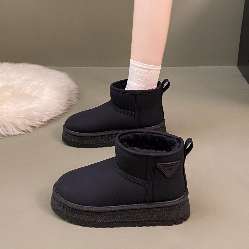 

Женские зимние ботинки 2025 года из корейской кожи и меха с флисовой подкладкой и толстой подошвой 40 чёрный