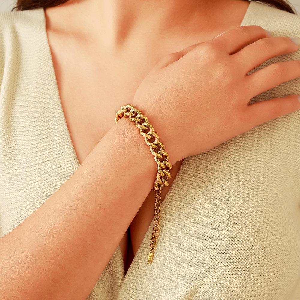 Yingtai Women's 18k Gold Non-Fading Twisted Chain Bracelet - Stainless and Titanium Steel, European and American Style, Fine Polish.