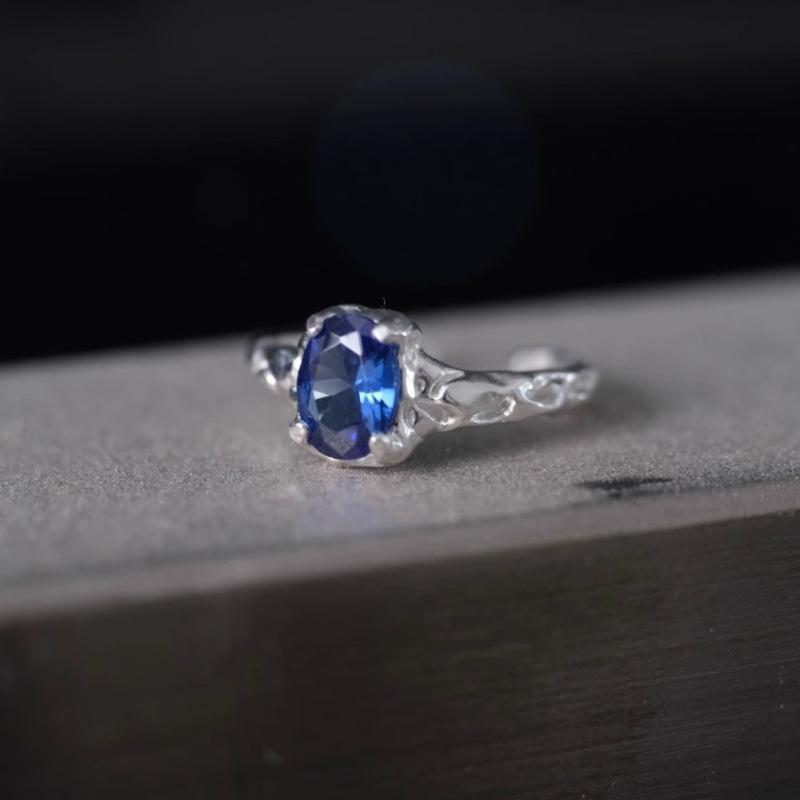 

Изысканное регулируемое медное кольцо с ярким синим цирконом для стильных женщин