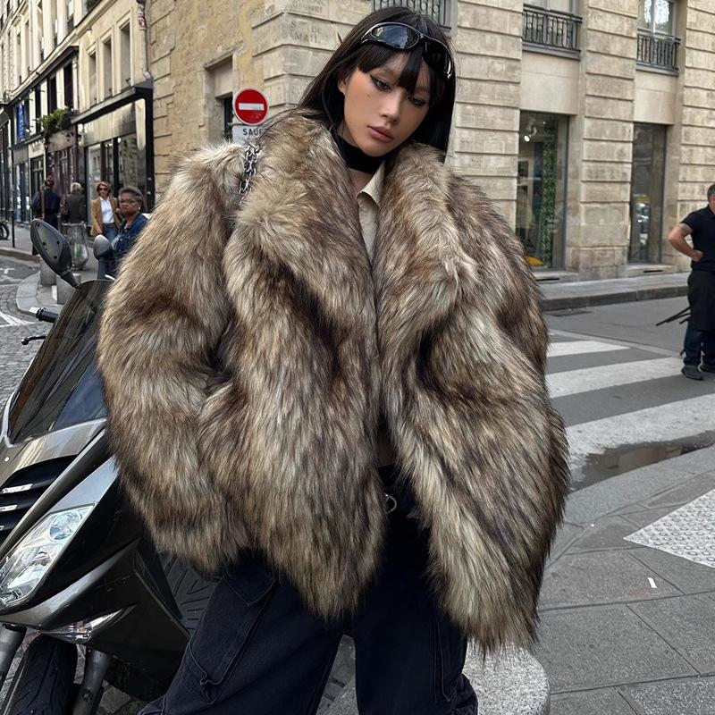 

Женская шуба из меха енота, коричневая шуба с лацканами, экологичный мех, теплая шуба, европейский и американский стиль кэжуал S