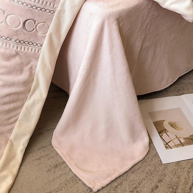 Kategoria zimowa A Mąka Mleczna Zestaw czterech sztuk Wysokiej klasy dwustronna mąka zagęszczony kołnierz Coral Mąka Kołdra Okładka