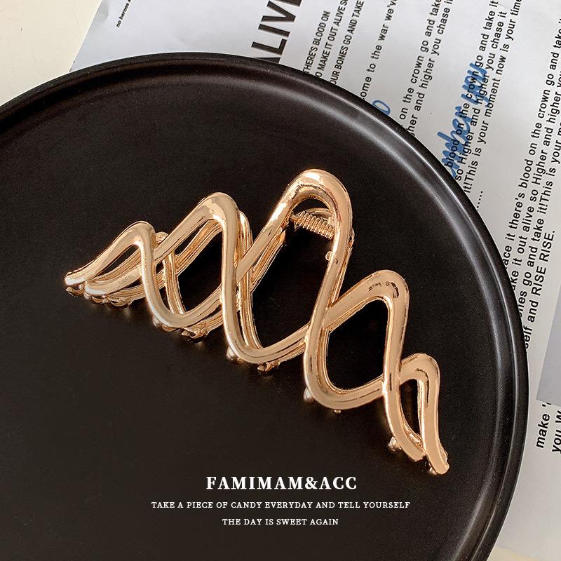 

Стильная металлическая заколка-краб для волос в виде акулы для женщин - Большой аксессуар для волос на затылок