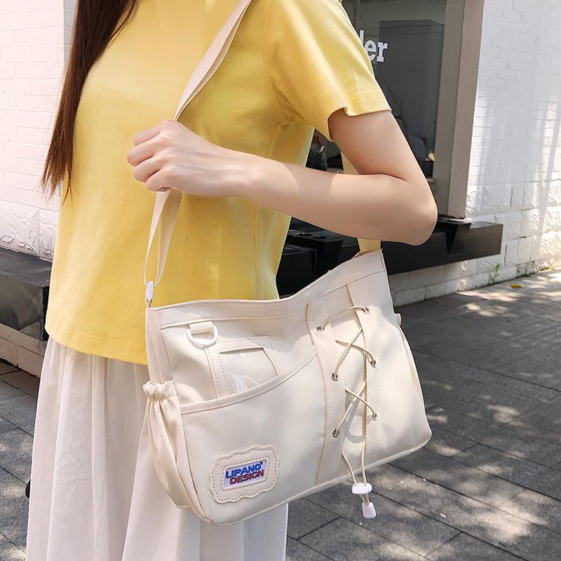 Damen Große Kapazität College Stil Lässig Ita Umhängetasche mit Transparentem Abzeichen