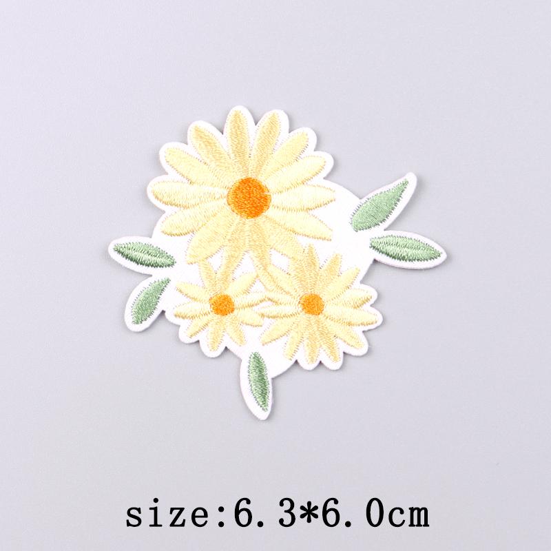 Sunflower Embroidery Patches For Clothing Thermoadhesive Patches For Clothes Cartoon Flower Sewing Fusible Patch Stickers Badges