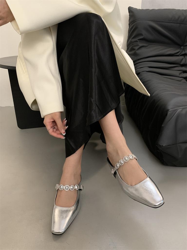 Celebrity High-end Square Head Bag Head Half Slippers Outer Wear 2025 Spring New Models with Skirt Rhinestone Chain Thick Bottom Sandals
