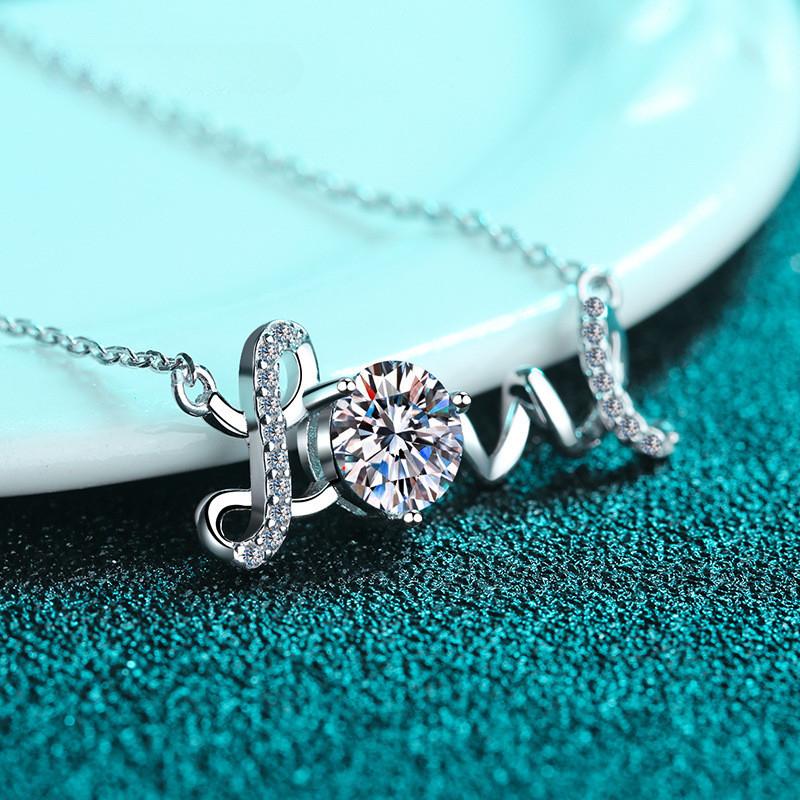 Klasik Monogram Kolye Gümüş 1 Karat Yeşil ve Pembe Mozanit Kolye Kadın Moda GRA Elmas Takı