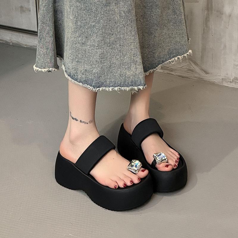 Small height increase cool slippers versatile slippers women's summer wear muffin bottom cover toe rhinestone thick bottom cool slippers