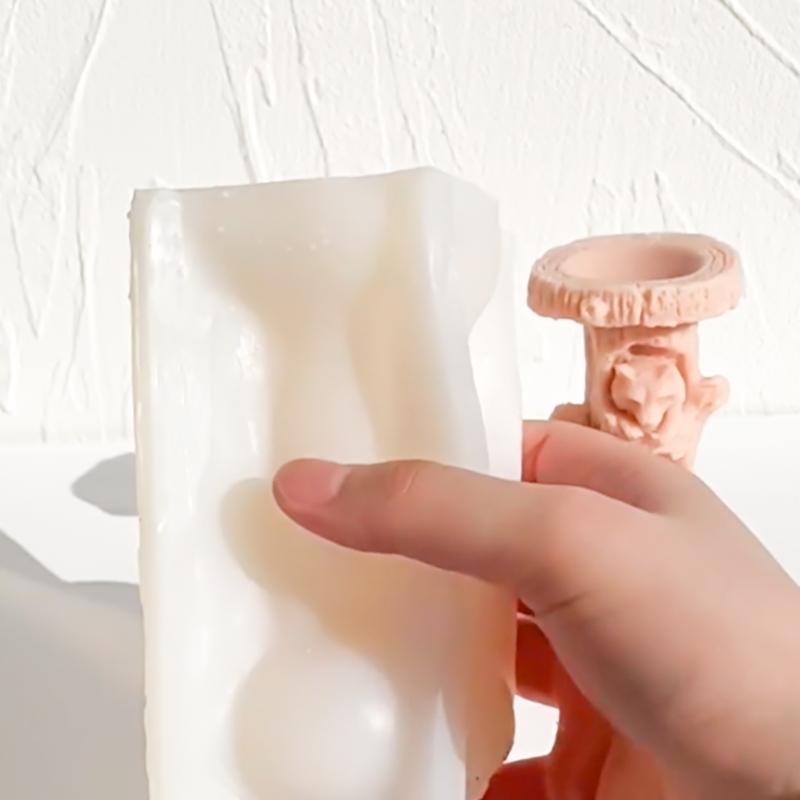 3D Bear Candle Molds Tree Cave Bear Silicone Mould Plaster Molds Scented Candle Molds for Chocolate Fondant Decorations