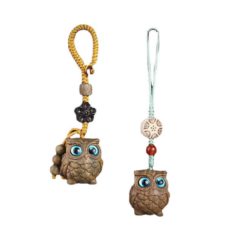 Green Sandalwood Owl Keychain - Creative Carved Keyring Charm for Men & Women