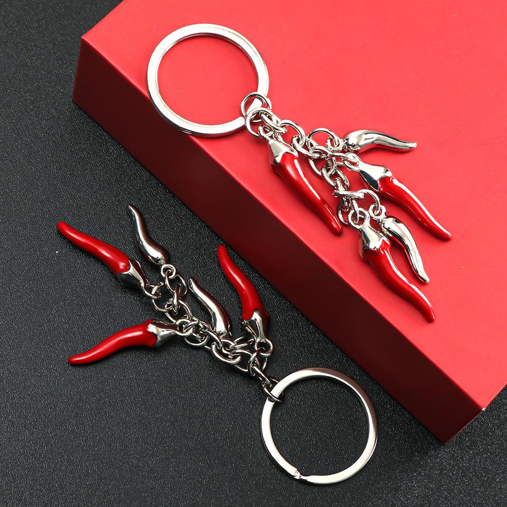Portachiavi Creativo Metallo Peperone Rosso Mini Ciondolo Peperone Accessori Portachiavi in Lega Set Cuffie Accessorio Auto Portachiavi
