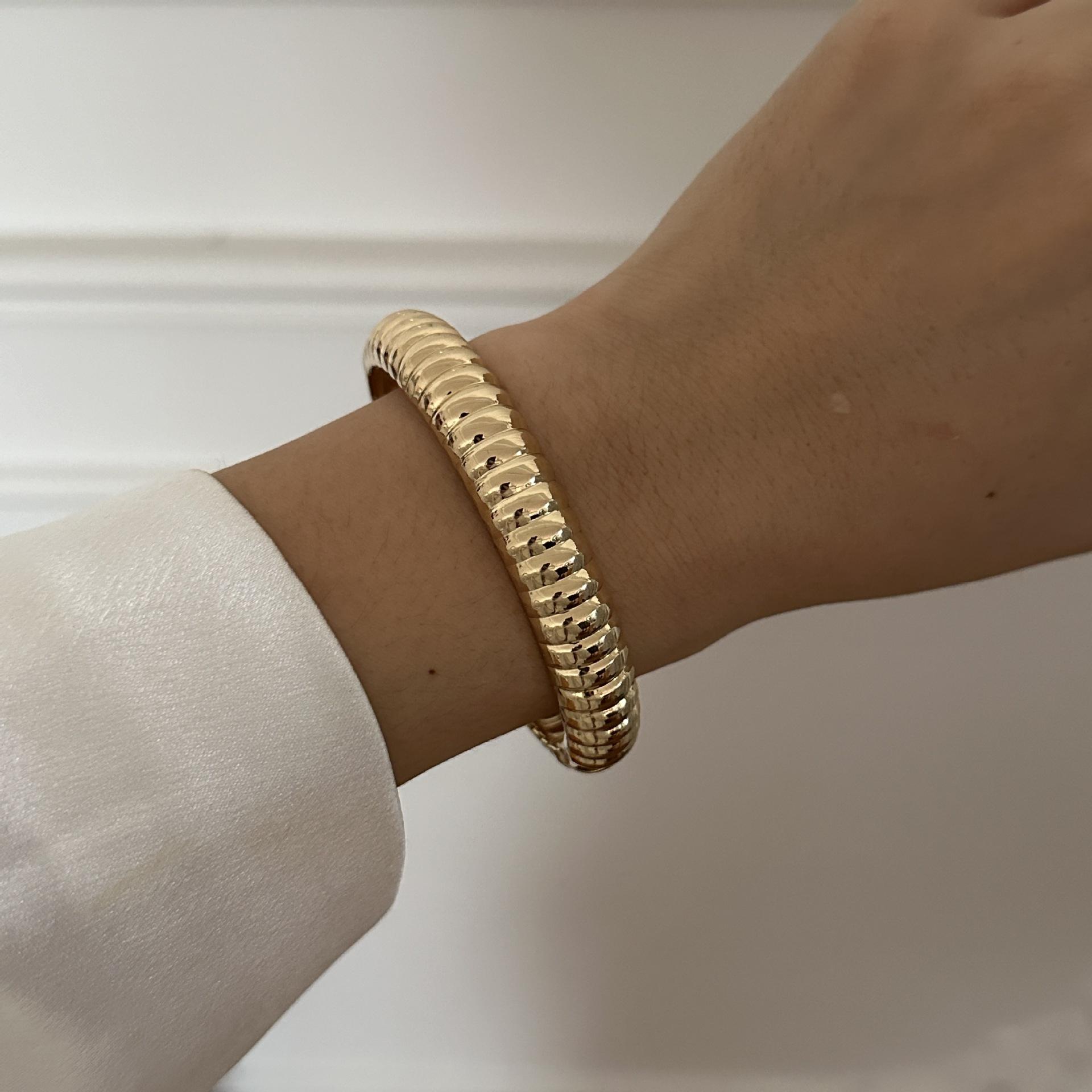 

DIEZI Exaggerated Different Style Wide Cuff Bangles Bracelets Men Hip Hop Punk Geometric Spring Bangles For Women Jewelry