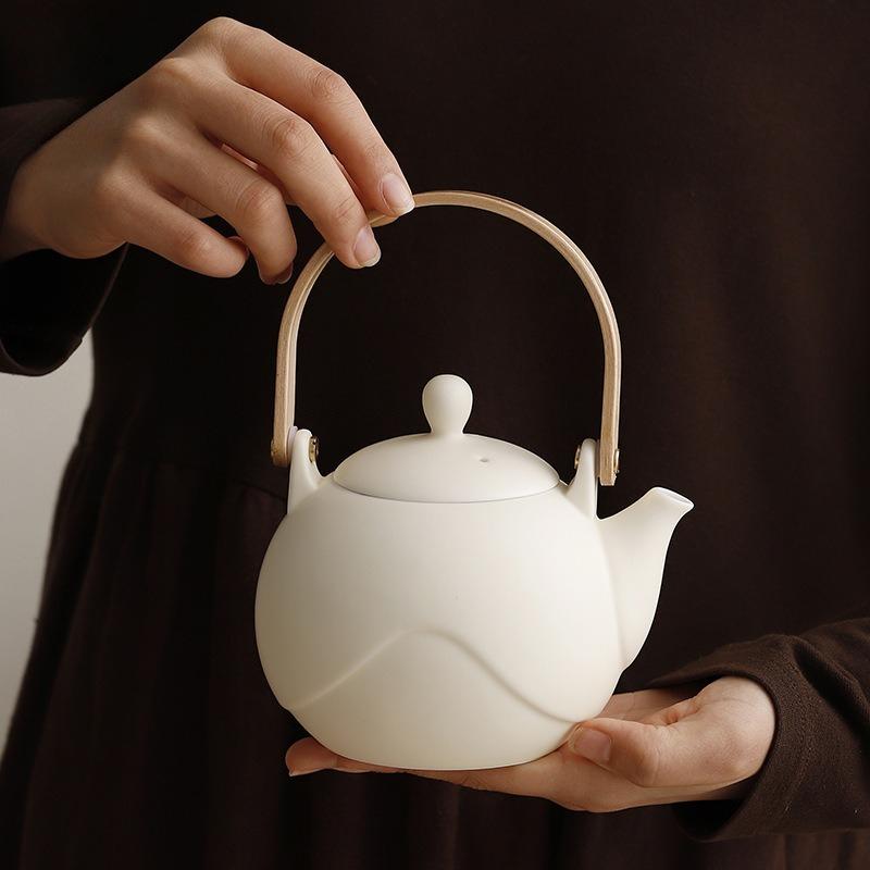 Modern Chinese Tea Set, 600ml Ceramic Beam Teapot with Stainless Steel Infuser and 6 Cups, Bamboo Handle Matte Teapots Hot Tea for Home Party