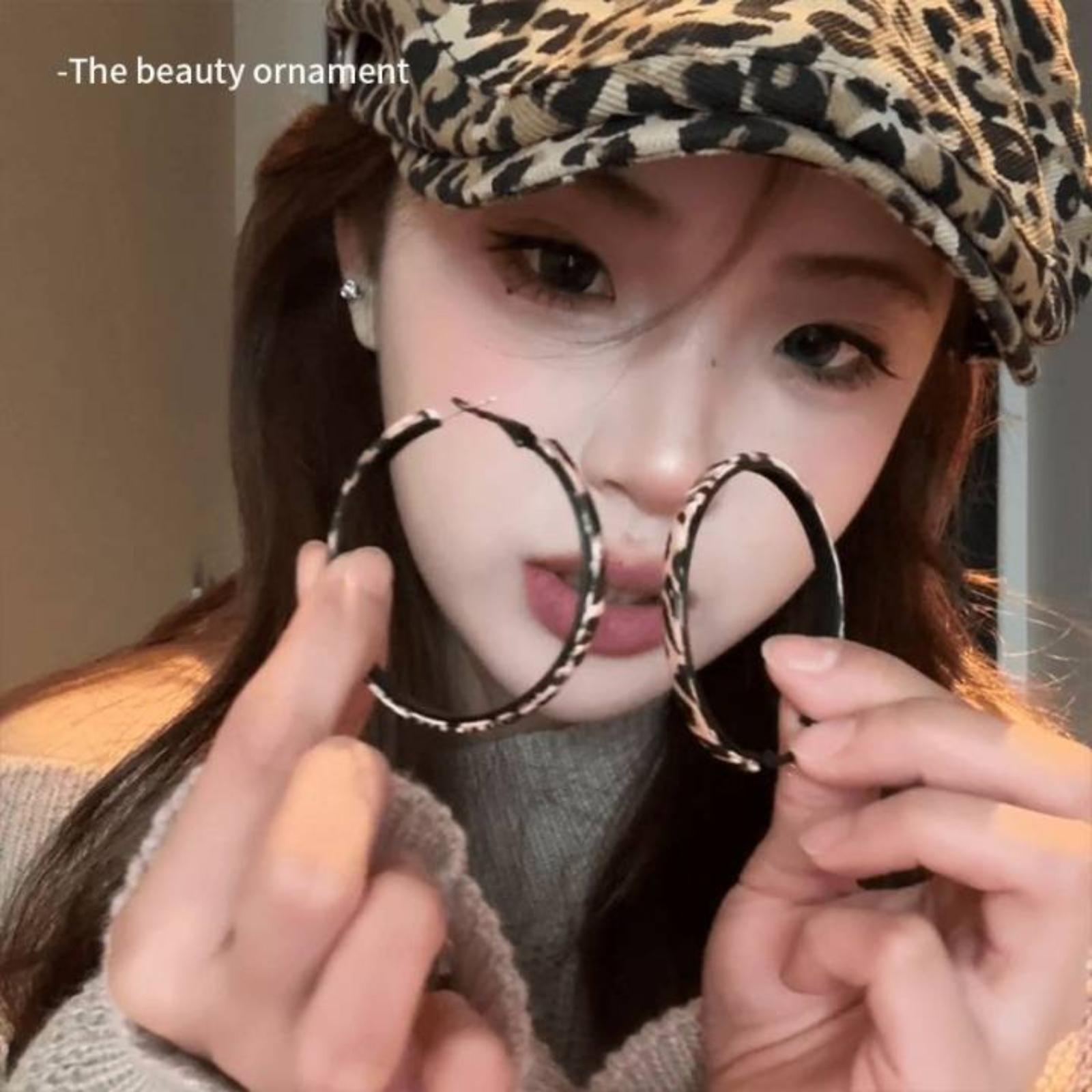 

Sweet-edgy Chicks Minimalist Hoop Earrings Round-face Earrings Unique -inspired Circular Ear Jewellery One Size жёлтый