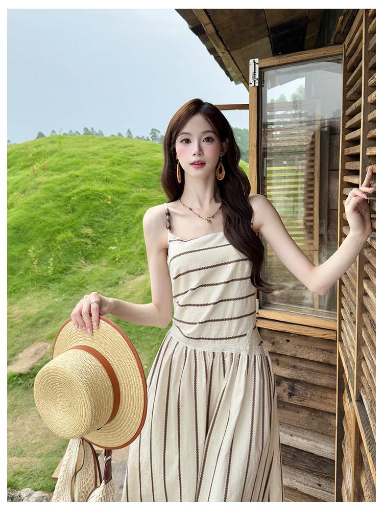 Women's Slim Fit A-line Summer Dress - French Stripe, Contrasting Colors, Elegant Waist Cinched Design