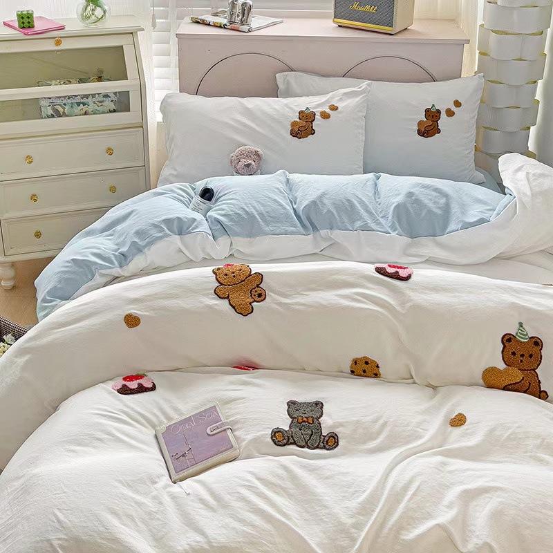 Class A Cotton Four-piece Set, Super Soft Cotton Towel, Embroidered Bed Sheet, Quilt Cover, Washed Cotton Three-piece Set, Comfortable And Soft Skin