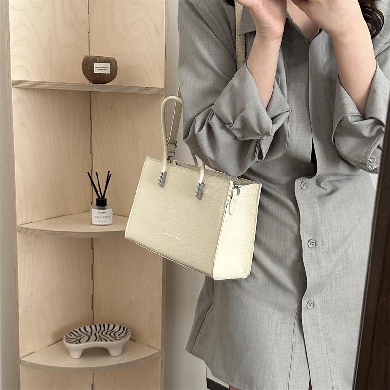 Фактурная портативная маленькая квадратная сумка женская весна 2024 года новая модная — фото 3