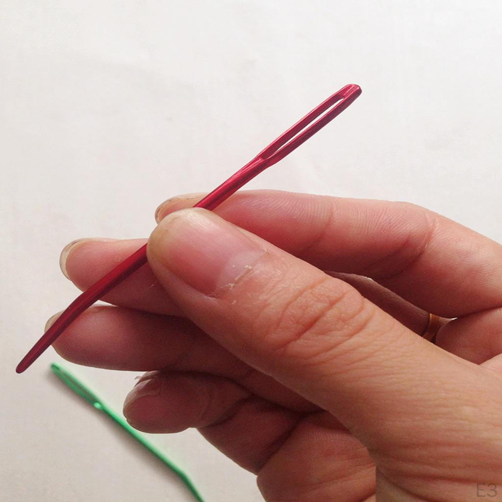 2 Pieces. Aluminum Darning Sewing Lacing Woolen