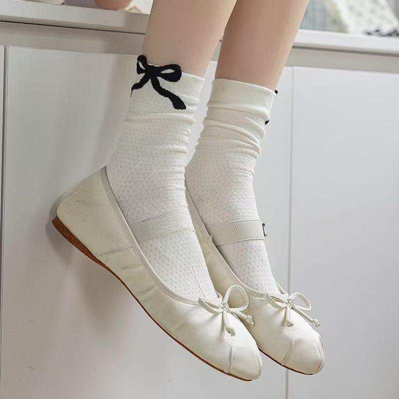 Calcetines de Moda para Mujer Primavera y Otoño Nuevos Calcetines de Algodón de Media Caña con Lazo Bordado