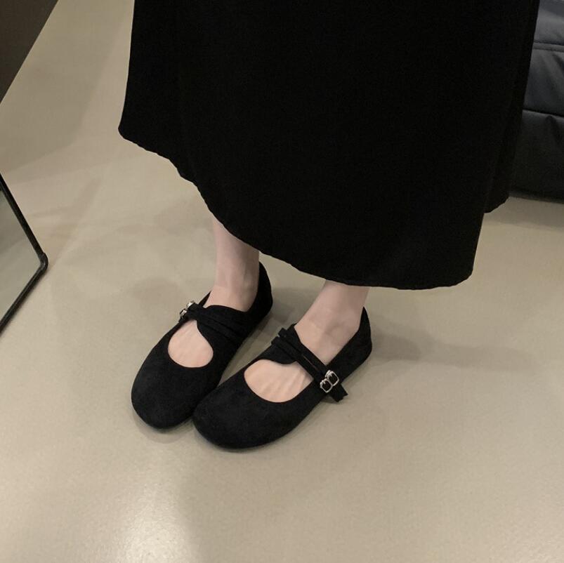 Novelty Split Toe Flat Shoes Woman Leather Mary Jane Shoes Japanese Trotters Flats Ankle Bele Tabi Ninja Loafers Women Ballet