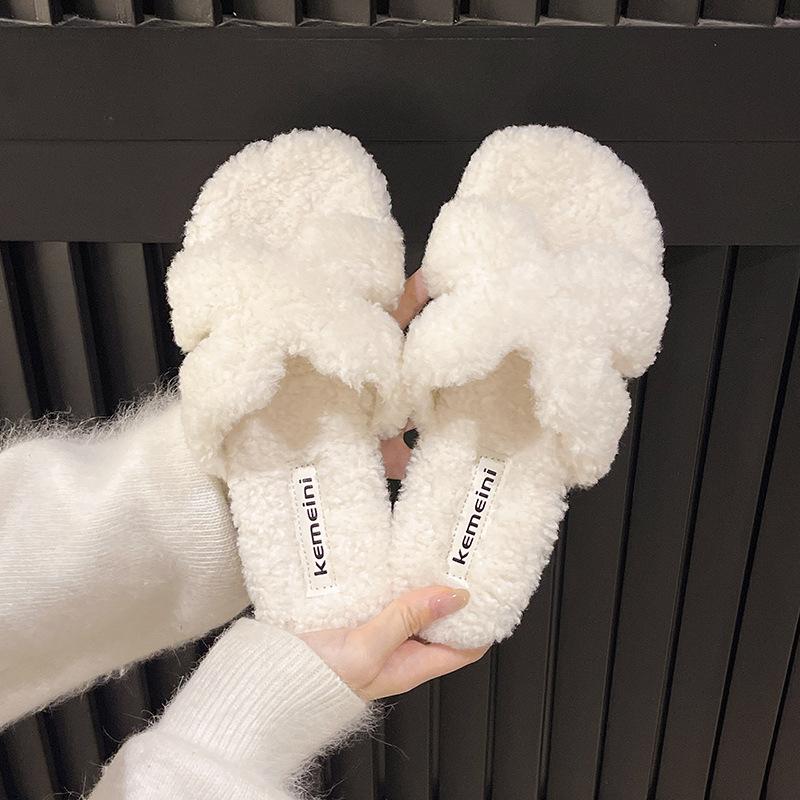 Flatsulade fluffiga tofflor för damers ytterkläder 2025 nya höst- och vinter tjocksulade inomhus hem mjukbottnade fluffiga bomullstofflor