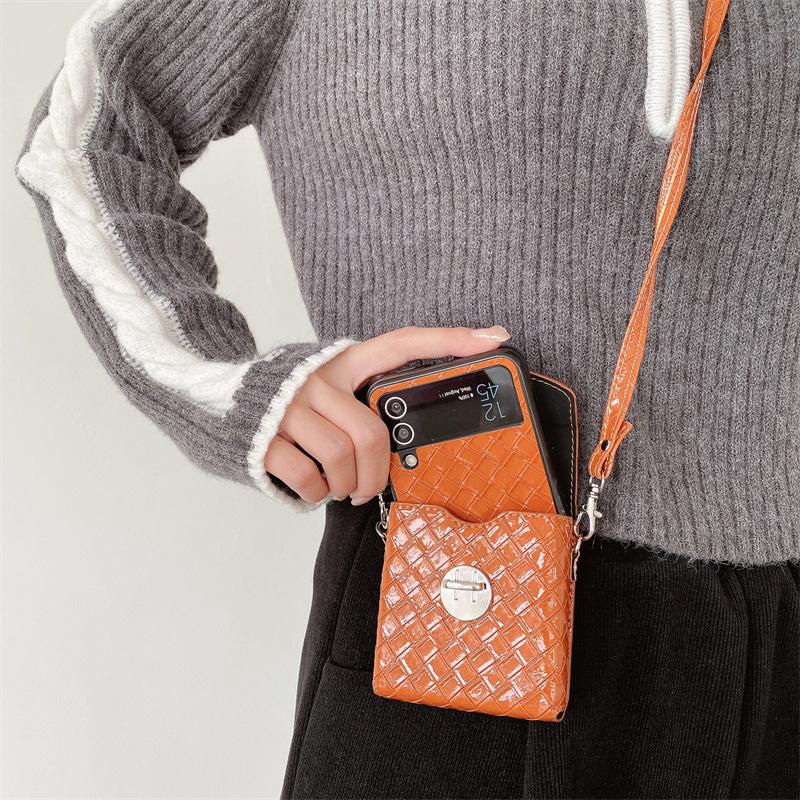 

Чехол для телефона с плетением через плечо для Samsung Galaxy Z Flip 3 4, противоударный тонкий чехол из искусственной кожи с слотом для карт, задняя крышка Z Flip 4 Fundas For Samsung Z Flip4 коричневый